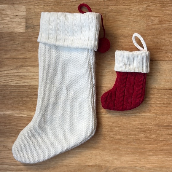 CHRISTMAS STOCKINGS | LETTER H MONOGRAM - Picture 2 of 2